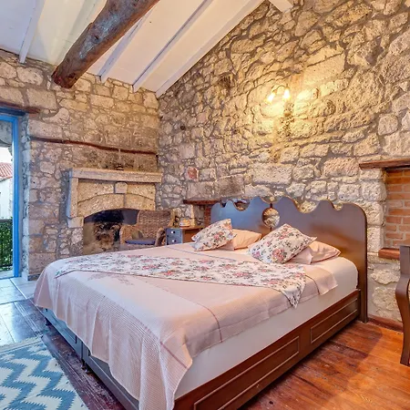 Gæstehus Eski Ev Alaçatı