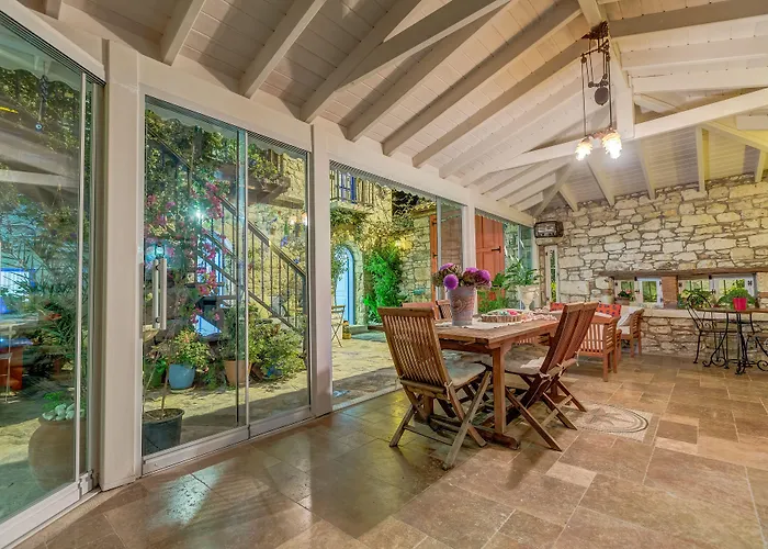 Eski Ev 알라카티